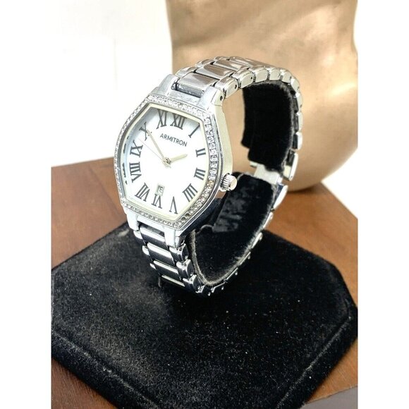 Armitron Women's Watch 75/5907V Quartz Mother of Pearl Dial Steel Tank 30mm - Picture 2 of 13